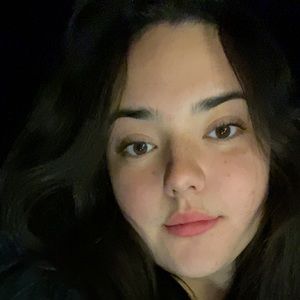 Meet your Posher, Emilia